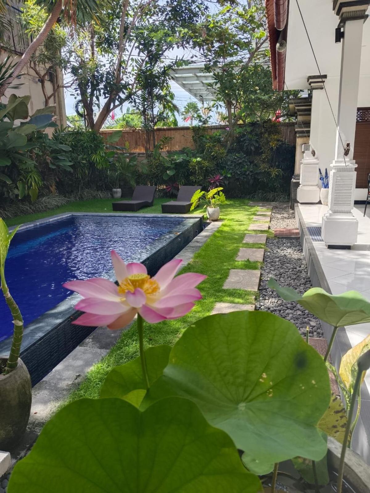 Walking To The Beach At Omahati Villa Canggu  Exterior photo
